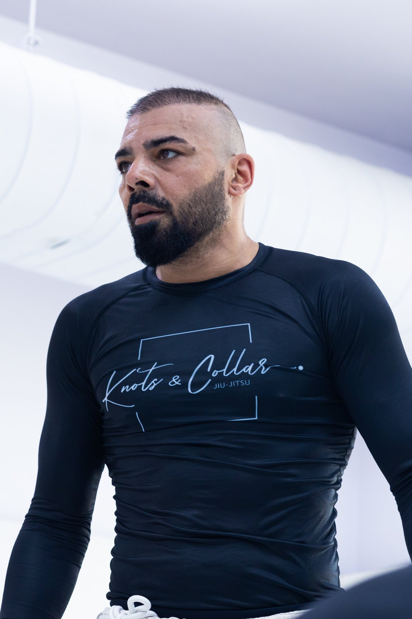 Knots & Collar Rashguard: Feather-Light, Breathable, and Stylish