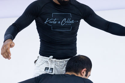 Knots & Collar Rashguard: Feather-Light, Breathable, and Stylish