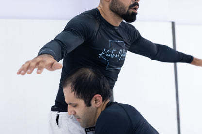 Knots & Collar Rashguard: Feather-Light, Breathable, and Stylish