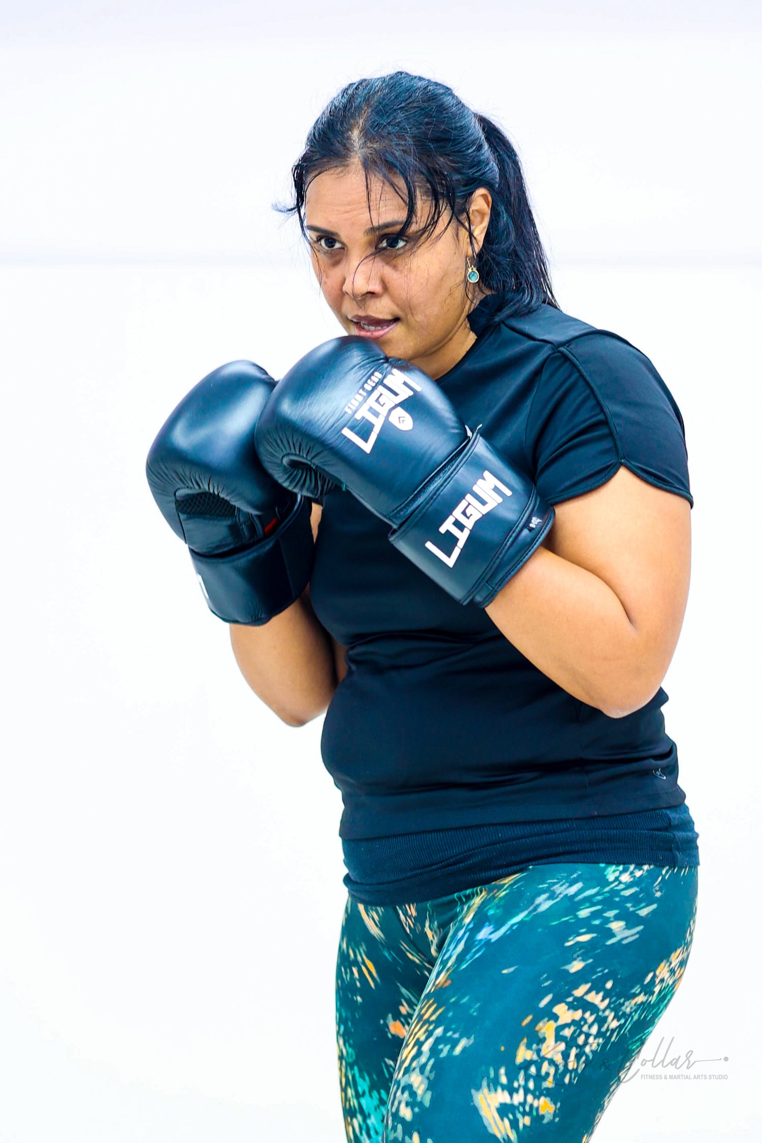Kickboxing technique practice at Knots and Collar Delhi studio